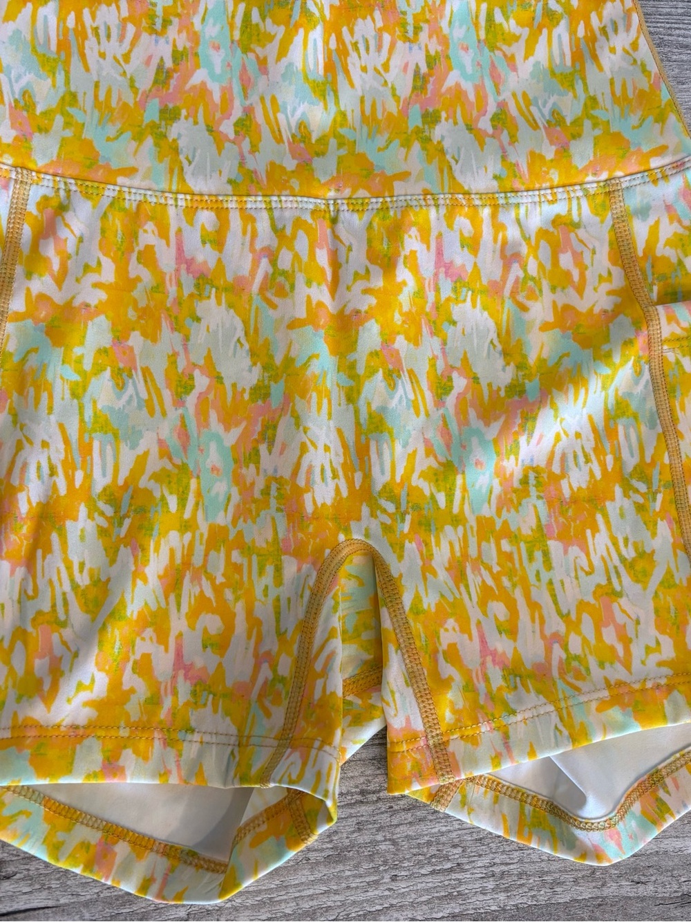 Born Primitive Women’s Small Athletic Biker Shorts Yellow Abstract Print Pockets - Picture 3 of 10